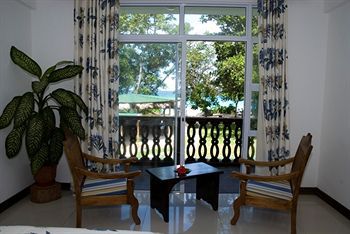 Augerine Guest House 博瓦隆 外观 照片